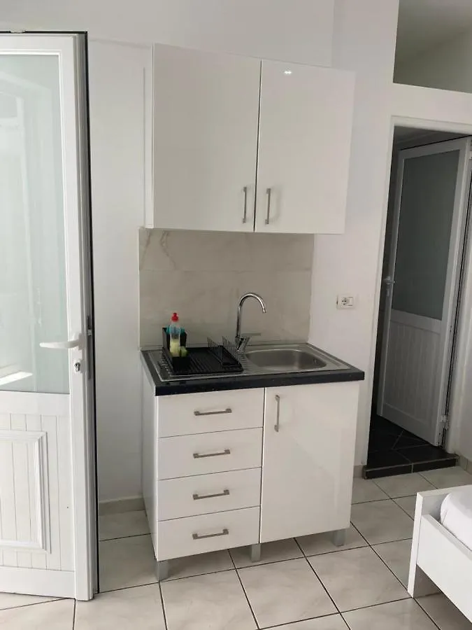 Spile Rooms Lukas Himare Albania