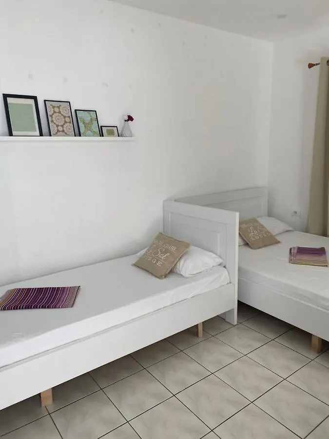 Spile Rooms Lukas Himare 0*,  Albania